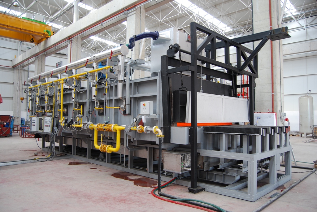 ​Lò thấm carbon dạng băng tải liên tục - Lo tham carbon dang bang tai lien tuc