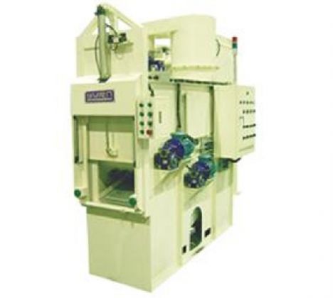 Máy phun cát dạng băng tải đai - May phun cat dang bang tai dai​